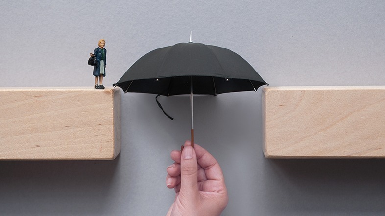 women are saving less 